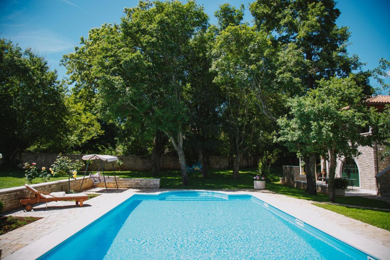 Villa Kringa Tinjan Экстерьер фото