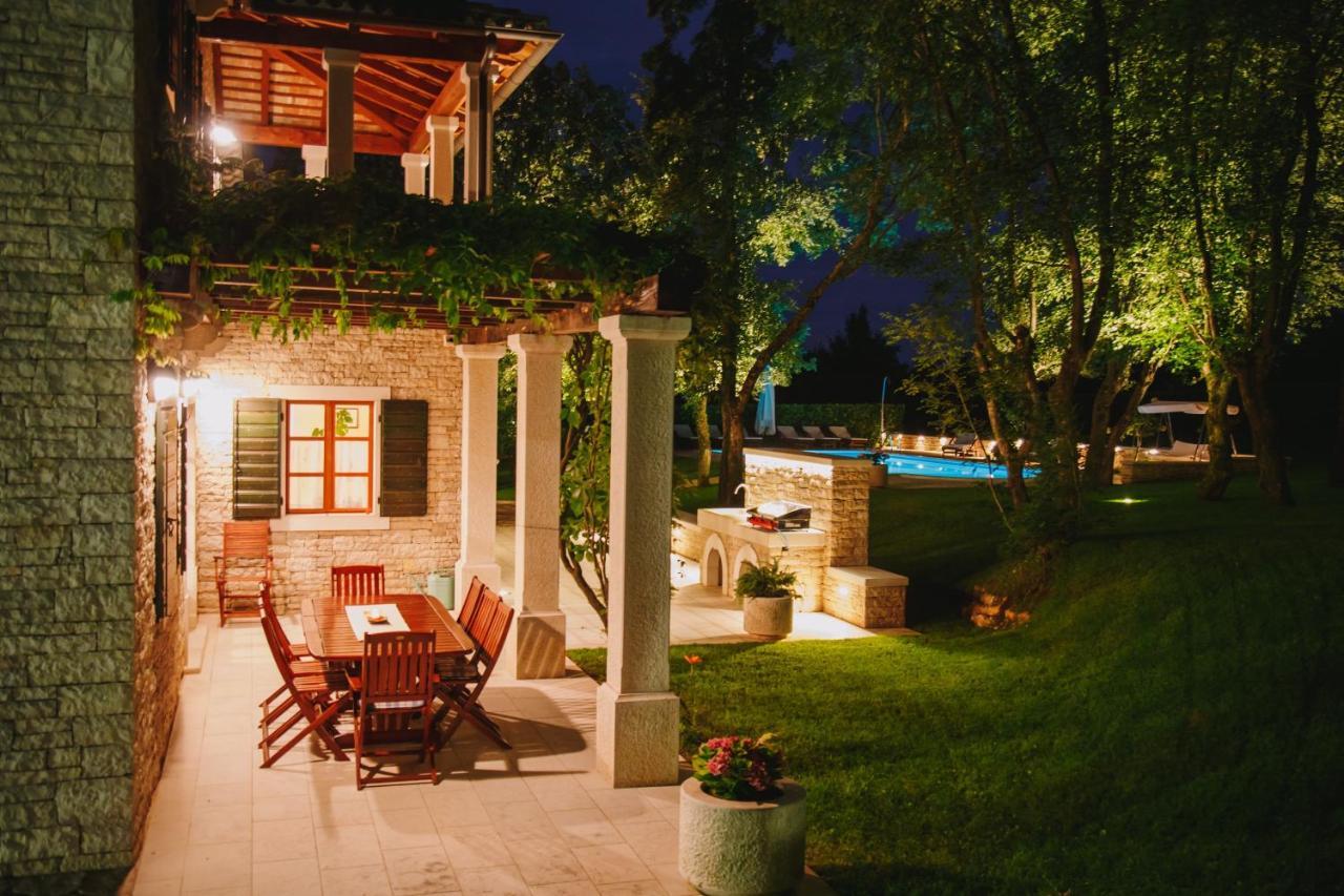 Villa Kringa Tinjan Экстерьер фото
