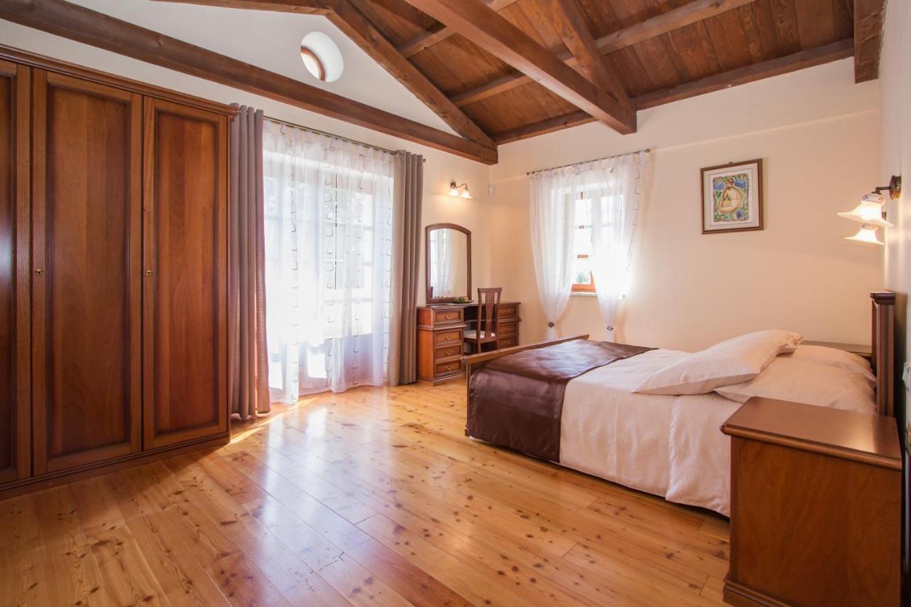 Villa Kringa Tinjan Экстерьер фото